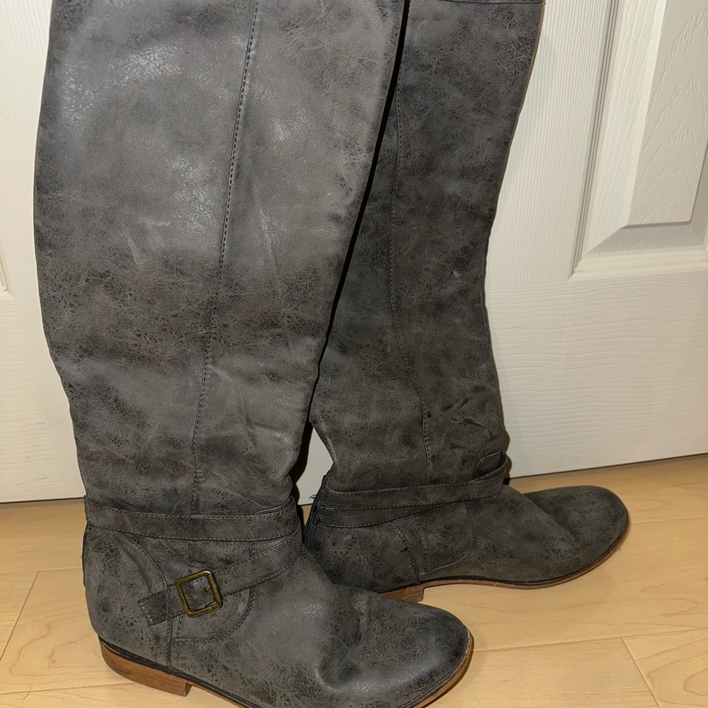 Gray Knee-High Women's Boots